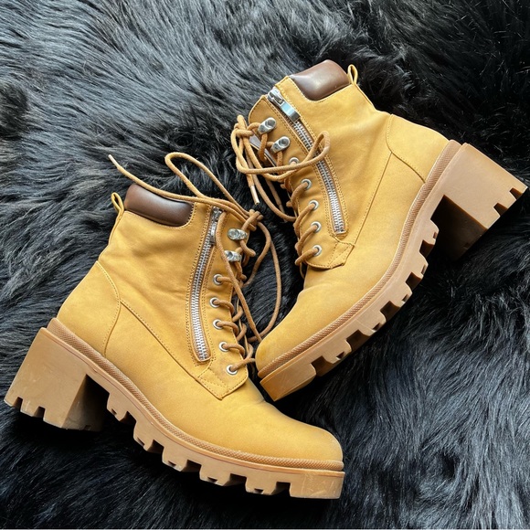 JustFab “Sebbe” Boots - Picture 3 of 8